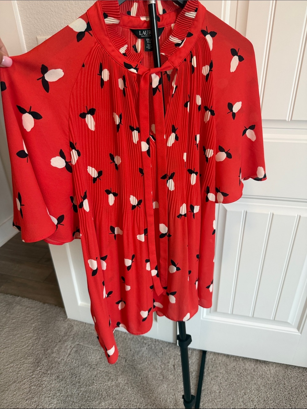 Lauren Ralph Lauren Red Pleated Floral Tie-Neck Blouse